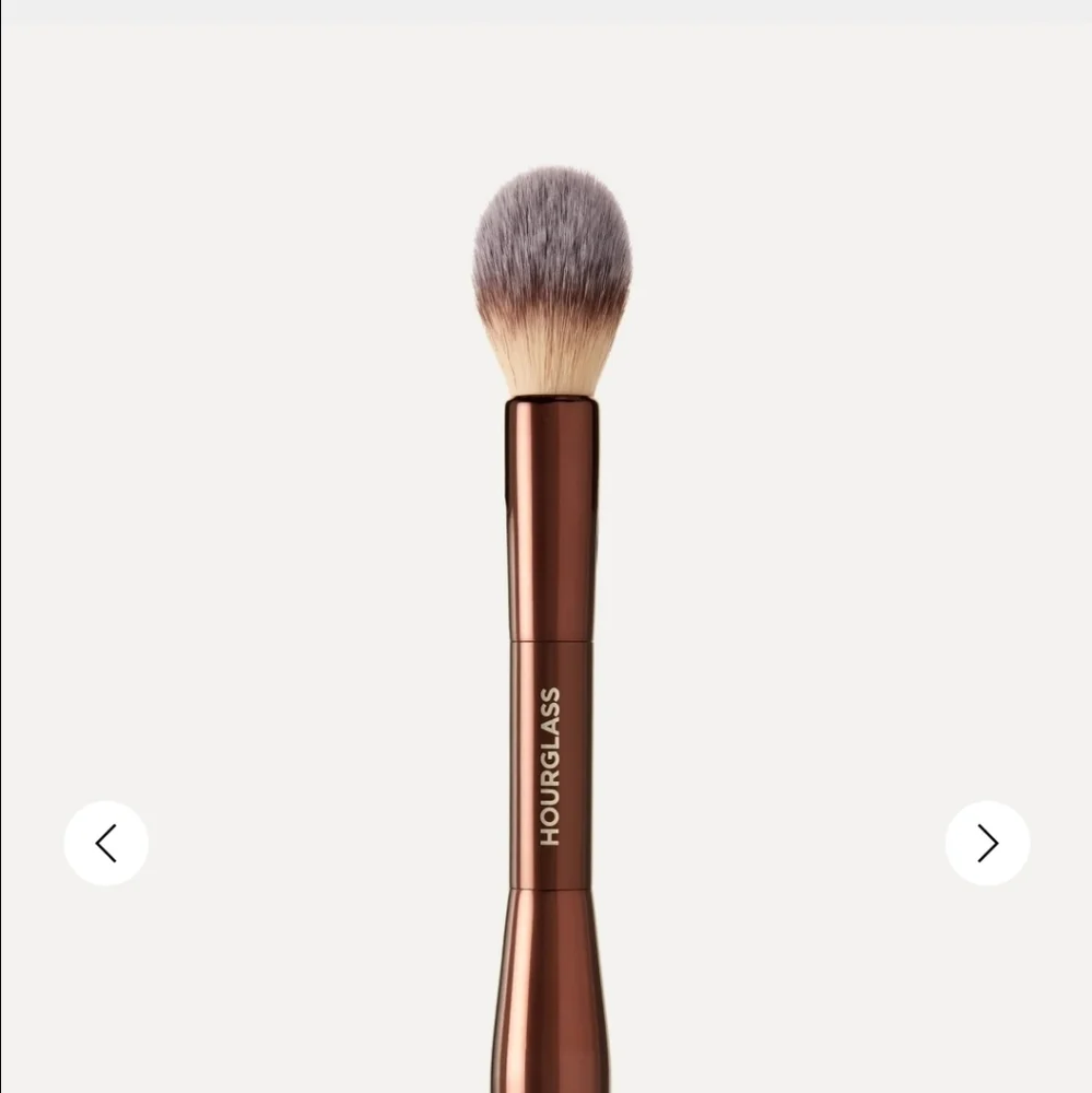 Hourglass veil double-ended power brush